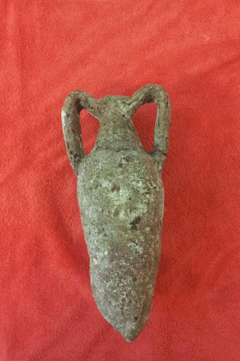 Χειροπέδες σε δύο Γερμανούς για αρχαιοκαπηλία -Επιχείρησαν να περάσουν από το αεροδρόμιο της Μήλου αρχαίο αμφορέα [εικόνα] | iefimerida.gr 0