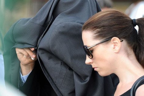 Η όμορφη μελαχρινή γαλανομάτα αδελφή του Πιστόριους που κλαψουρίζει όλη την ώρα για τον Οσκαρ [εικόνες] | iefimerida.gr 0