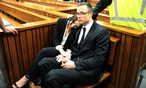 Η όμορφη μελαχρινή γαλανομάτα αδελφή του Πιστόριους που κλαψουρίζει όλη την ώρα για τον Οσκαρ [εικόνες] | iefimerida.gr 12