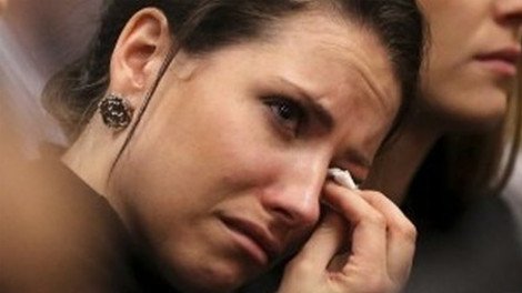 Η όμορφη μελαχρινή γαλανομάτα αδελφή του Πιστόριους που κλαψουρίζει όλη την ώρα για τον Οσκαρ [εικόνες] | iefimerida.gr 2