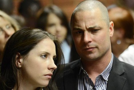 Η όμορφη μελαχρινή γαλανομάτα αδελφή του Πιστόριους που κλαψουρίζει όλη την ώρα για τον Οσκαρ [εικόνες] | iefimerida.gr 19