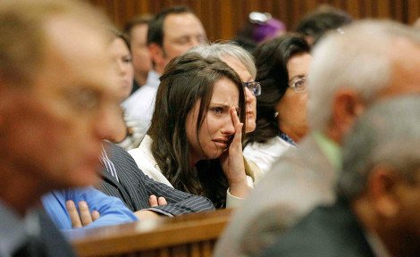 Η όμορφη μελαχρινή γαλανομάτα αδελφή του Πιστόριους που κλαψουρίζει όλη την ώρα για τον Οσκαρ [εικόνες] | iefimerida.gr 21