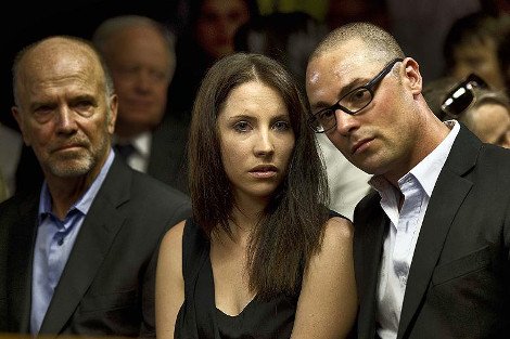 Η όμορφη μελαχρινή γαλανομάτα αδελφή του Πιστόριους που κλαψουρίζει όλη την ώρα για τον Οσκαρ [εικόνες] | iefimerida.gr 1