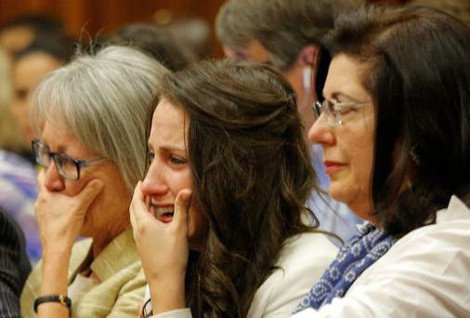 Η όμορφη μελαχρινή γαλανομάτα αδελφή του Πιστόριους που κλαψουρίζει όλη την ώρα για τον Οσκαρ [εικόνες] | iefimerida.gr 5