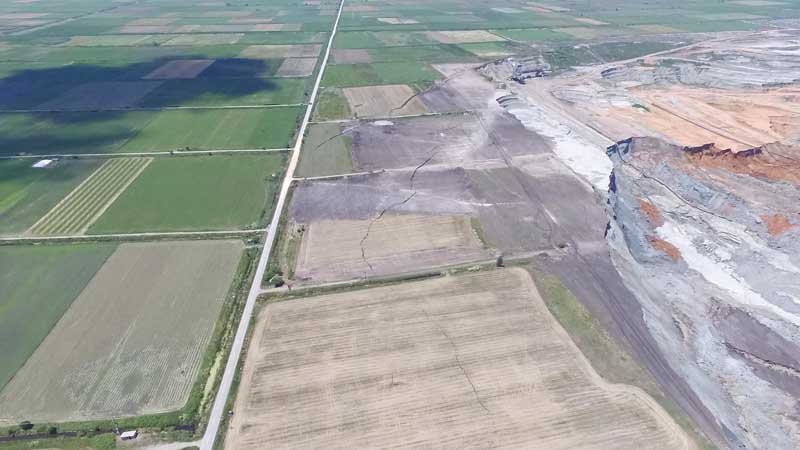 Η κατολίσθηση των 80 εκατ. κυβικών χώματος άλλαξε τον χάρτη στο Αμύνταιο -Αεροφωτογραφίες δείχνουν το μέγεθος της καταστροφής [εικόνες & βίντεο] | iefimerida.gr 2