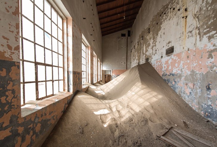 Kolmanskop, μια πόλη φάντασμα -Την «κατάπιαν» οι αμμοθύελλες [εικόνες] | iefimerida.gr 20