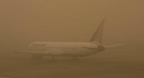 Τρομακτική αμμοθύελλα «κατάπιε» την Κύπρο [εικόνες & βίντεο] | iefimerida.gr 11