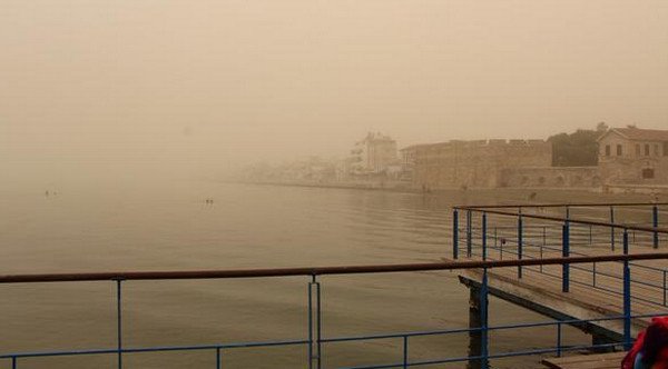 Τρομακτική αμμοθύελλα «κατάπιε» την Κύπρο [εικόνες & βίντεο] | iefimerida.gr 10