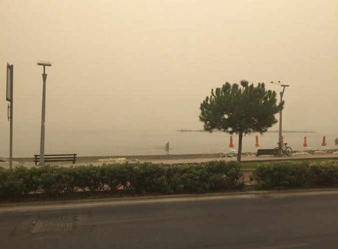 Τρομακτική αμμοθύελλα «κατάπιε» την Κύπρο [εικόνες & βίντεο] | iefimerida.gr 6