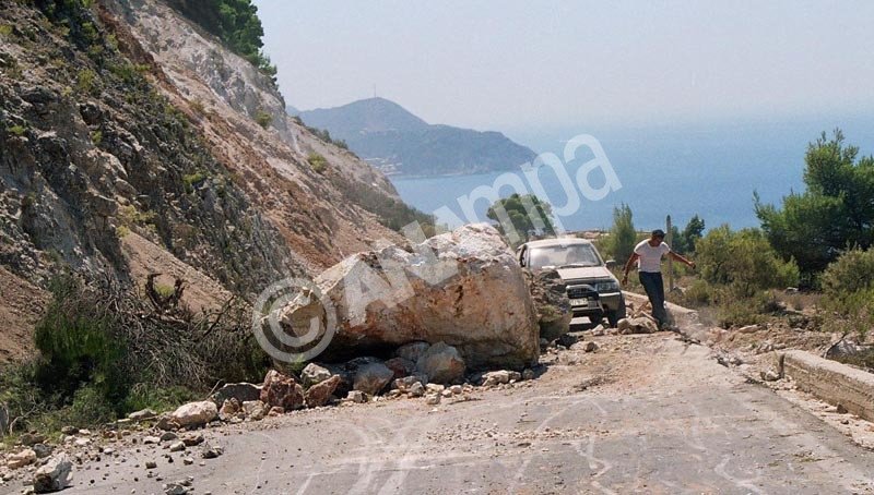 Δύο γυναίκες νεκρές, τραυματίες και καταστροφές από τα 6,1 Ρίχτερ στη Λευκάδα | iefimerida.gr 4