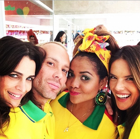 Οταν Ζιζέλ, Λίμα, Αμπρόζιο φορούν τη φανέλα της Βραζιλίας [εικόνες] | iefimerida.gr 3