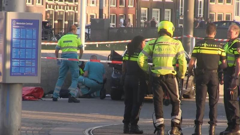 Αμστερνταμ: Αυτοκίνητο έπεσε πάνω σε πεζούς -8 τραυματίες, οι δύο σοβαρά [εικόνες] | iefimerida.gr 1