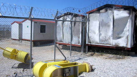 Καρέ καρέ οι καταστροφές στην Αμυγδαλέζα μετά την εξέγερση των κρατούμενων μεταναστών [εικόνες] | iefimerida.gr 2