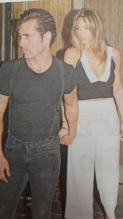 Ανθιμος Ανανιάδης: Τα τρυφερά τετ α τετ με την κοντή του «Παρά 5» [εικόνες] | iefimerida.gr 1