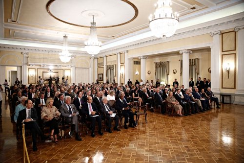 Στην Ελλάδα ο Κόφι Ανάν -Μίλησε για την κρίση εμπιστοσύνης των πολιτών απέναντι σε θεσμούς και πολιτικό σύστημα [εικόνες] | iefimerida.gr 1