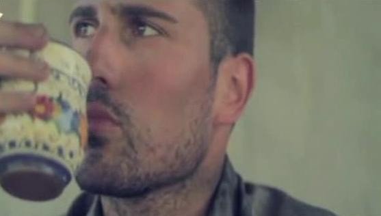 Ο Άνθιμος Ανανιάδης σφάζει ζόμπι-Πρωταγωνιστής σε θρίλερ [βίντεο] | iefimerida.gr 1