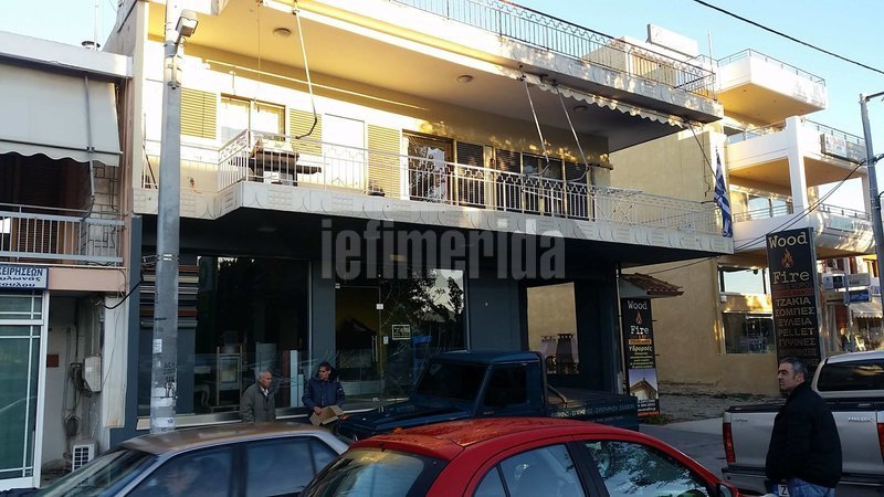 Βίντεο: Η στιγμή που μπαίνει βόμβα σε βενζινάδικο στην Ανάβυσσο | iefimerida.gr 14