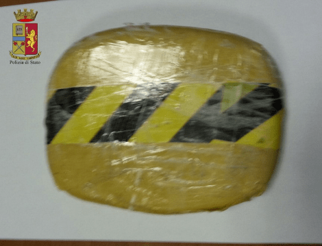 Ηρθαν από την Ιταλία για οικογενειακές διακοπές στην Ελλάδα και πήραν μαζί τους 70 κιλά ηρωίνης [βίντεο&εικόνες] | iefimerida.gr 2