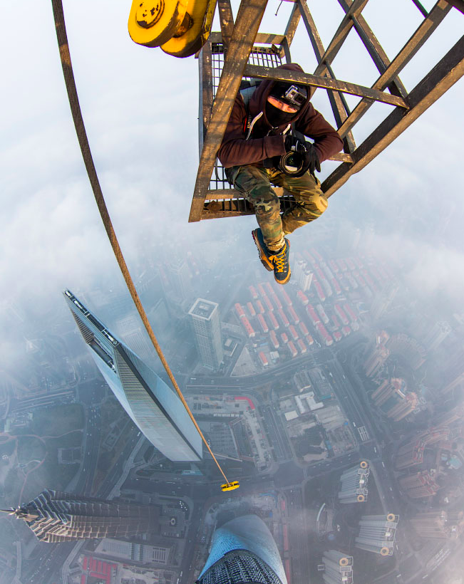 Με όριο τον ουρανό: Η ζωή δυο 20χρονων πάνω στα ψηλότερα κτίρια του κόσμου [εικόνες] | iefimerida.gr 3