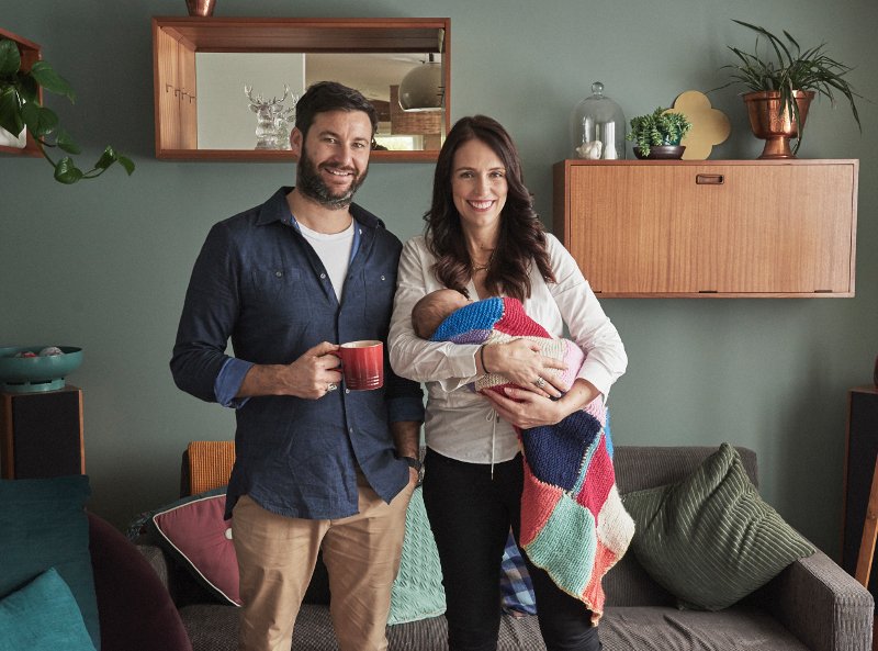  Επέστρεψε στα καθήκοντά της η πρωθυπουργός της Νέας Ζηλανδίας- 6 εβδομάδες μετά τη γέννηση της κόρης της [εικόνες]  | iefimerida.gr 0