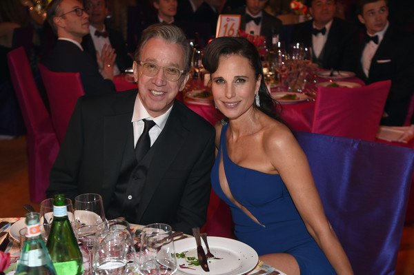 Οσκαρ 2016: Η Αντι ΜακΝτάουελ φόρεσε φουστάνι με σκίσιμο-μαχαιριά στο στήθος [εικόνες] | iefimerida.gr 6