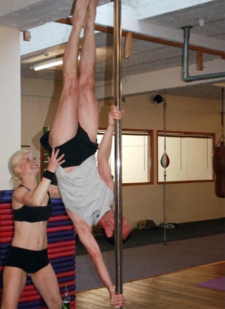 53χρονος Aμερικανός, πατέρας δύο παιδιών είναι λάτρης του pole dancing [εικόνες] | iefimerida.gr 1