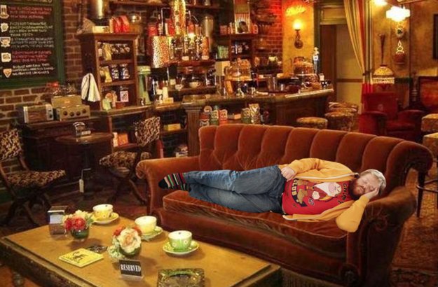 Κοιμήθηκε στη δουλειά του και έγινε viral [εικόνες] | iefimerida.gr 0