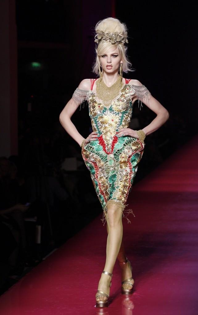 Τρανσέξουαλ μοντέλο από τη Σερβία στην πασαρέλα της Εβδομάδας Μόδας του Λονδίνου -Aπλά καλλονή  [εικόνες] | iefimerida.gr 6