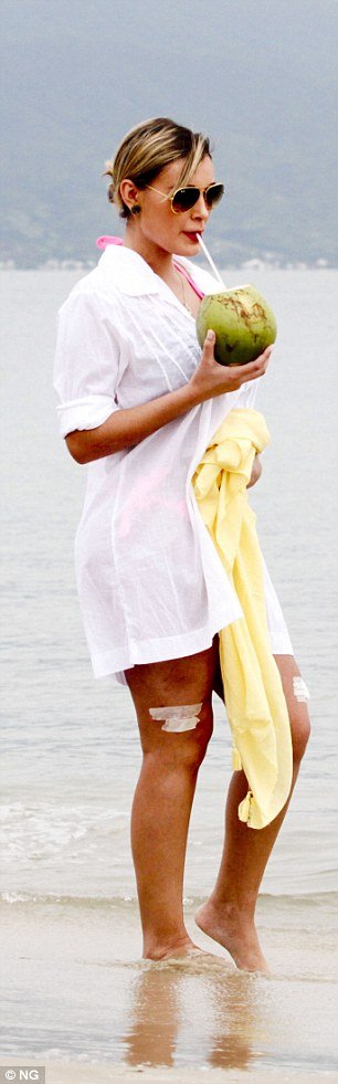 Η Miss BumBum μετανιώνει για την πλαστική στα οπίσθιά της -Το σηπτικό σοκ που τη γέμισε πληγές [εικόνες] | iefimerida.gr 3