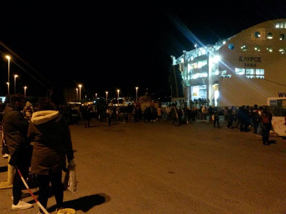 Εκκενώθηκε πλοίο της ΑΝΕΚ έπειτα από τηλεφώνημα για βόμβα [εικόνα] | iefimerida.gr 0