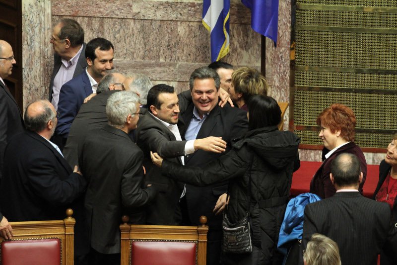 ΑΝΕΛ-ΣΥΡΙΖΑ, ένας μεγάλος έρωτας -Αγκαλιές, φιλιά, πριβέ συζητήσεις [εικόνες] | iefimerida.gr 10