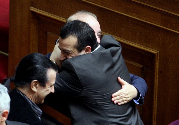 ΑΝΕΛ-ΣΥΡΙΖΑ, ένας μεγάλος έρωτας -Αγκαλιές, φιλιά, πριβέ συζητήσεις [εικόνες] | iefimerida.gr 15