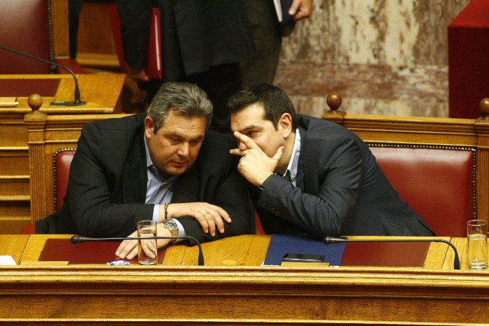 ΑΝΕΛ-ΣΥΡΙΖΑ, ένας μεγάλος έρωτας -Αγκαλιές, φιλιά, πριβέ συζητήσεις [εικόνες] | iefimerida.gr 24