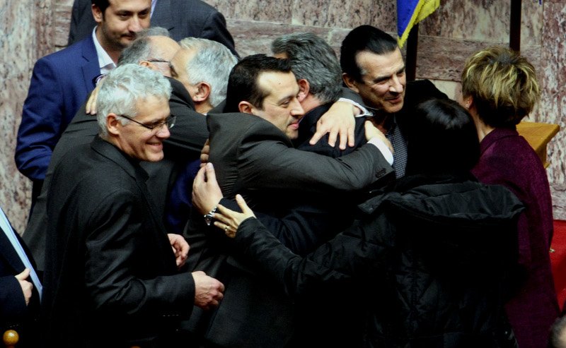 ΑΝΕΛ-ΣΥΡΙΖΑ, ένας μεγάλος έρωτας -Αγκαλιές, φιλιά, πριβέ συζητήσεις [εικόνες] | iefimerida.gr 8