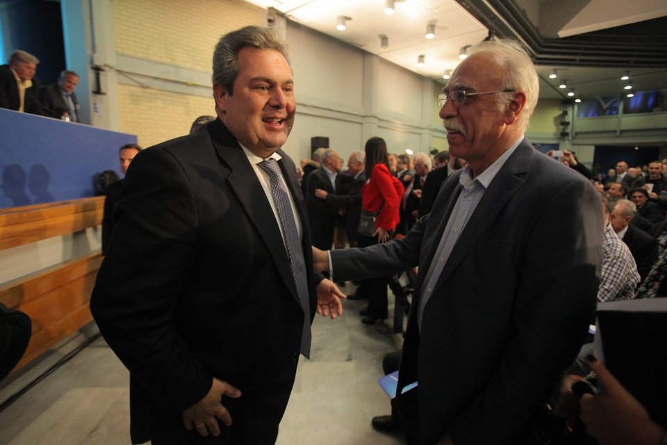 Συνέδριο ΑΝ.ΕΛ.: Ο Καμμένος, η κομματική γραμμή, το μήνυμα του Φάρατζ και... ένας τσολιάς [εικόνες] | iefimerida.gr 1