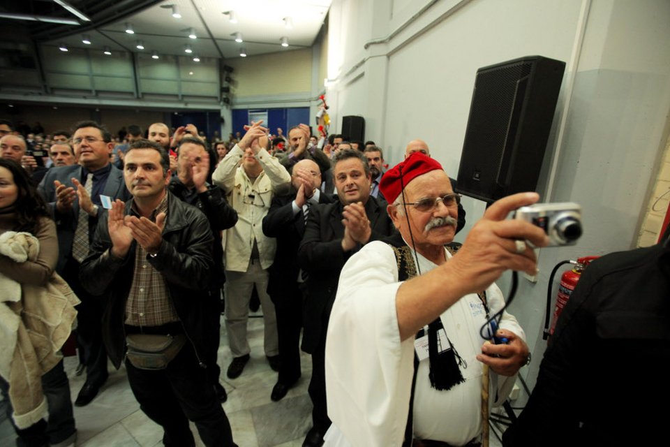 Συνέδριο ΑΝ.ΕΛ.: Ο Καμμένος, η κομματική γραμμή, το μήνυμα του Φάρατζ και... ένας τσολιάς [εικόνες] | iefimerida.gr 4