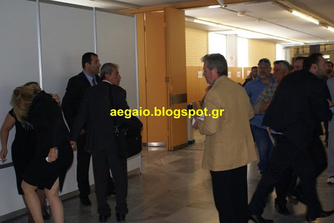 Γρονθοκοπήθηκε πρώην βουλευτής στο Συνέδριο του Πάνου Καμμένου [εικόνες] | iefimerida.gr 1