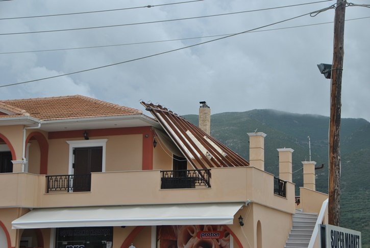 Nέος ανεμοστρόβιλος στη Ζάκυνθο -«Σήκωσε» όλο το νησί [εικόνες] | iefimerida.gr 0