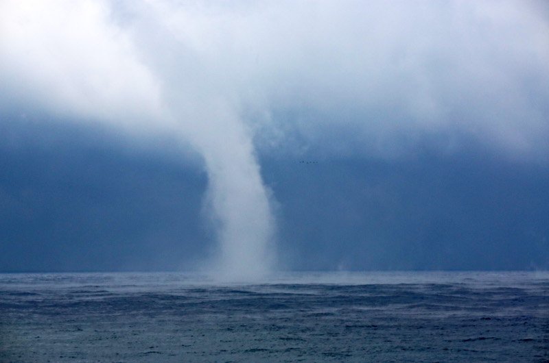 Μετά τα χιόνια εμφανίστηκε και ανεμοστρόβιλος στη Μυτιλήνη [εικόνες] | iefimerida.gr 0