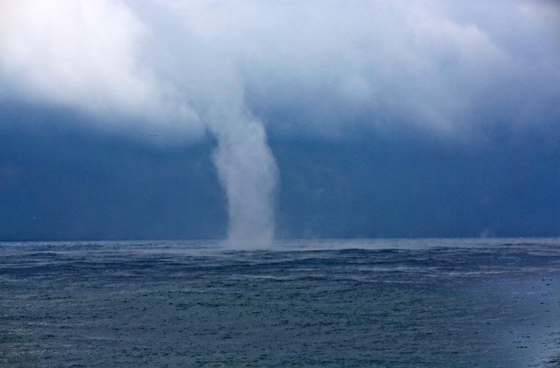 Μετά τα χιόνια εμφανίστηκε και ανεμοστρόβιλος στη Μυτιλήνη [εικόνες] | iefimerida.gr 2