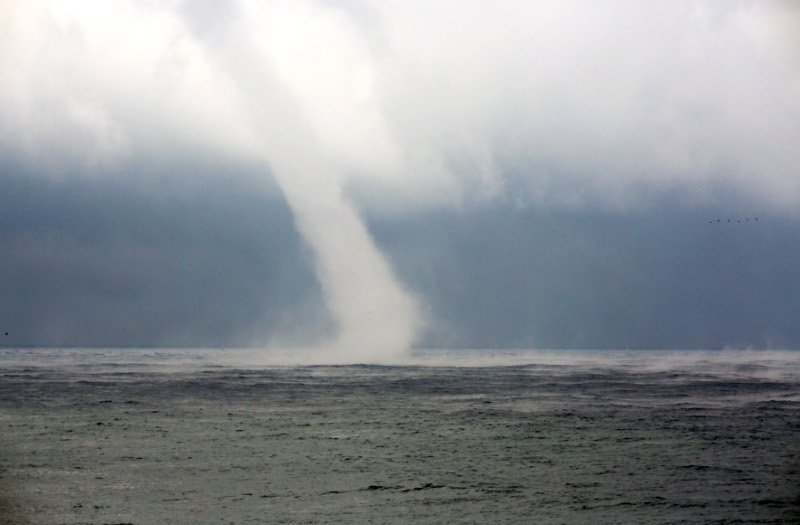 Μετά τα χιόνια εμφανίστηκε και ανεμοστρόβιλος στη Μυτιλήνη [εικόνες] | iefimerida.gr 3