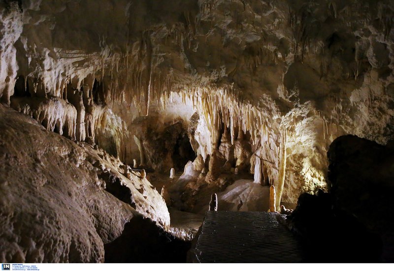 Το σπήλαιο της Ανεμότρυπας στα Τζουμέρκα -Η λίμνη με τα κρύσταλλα χαλαζία [εικόνες]  | iefimerida.gr 6
