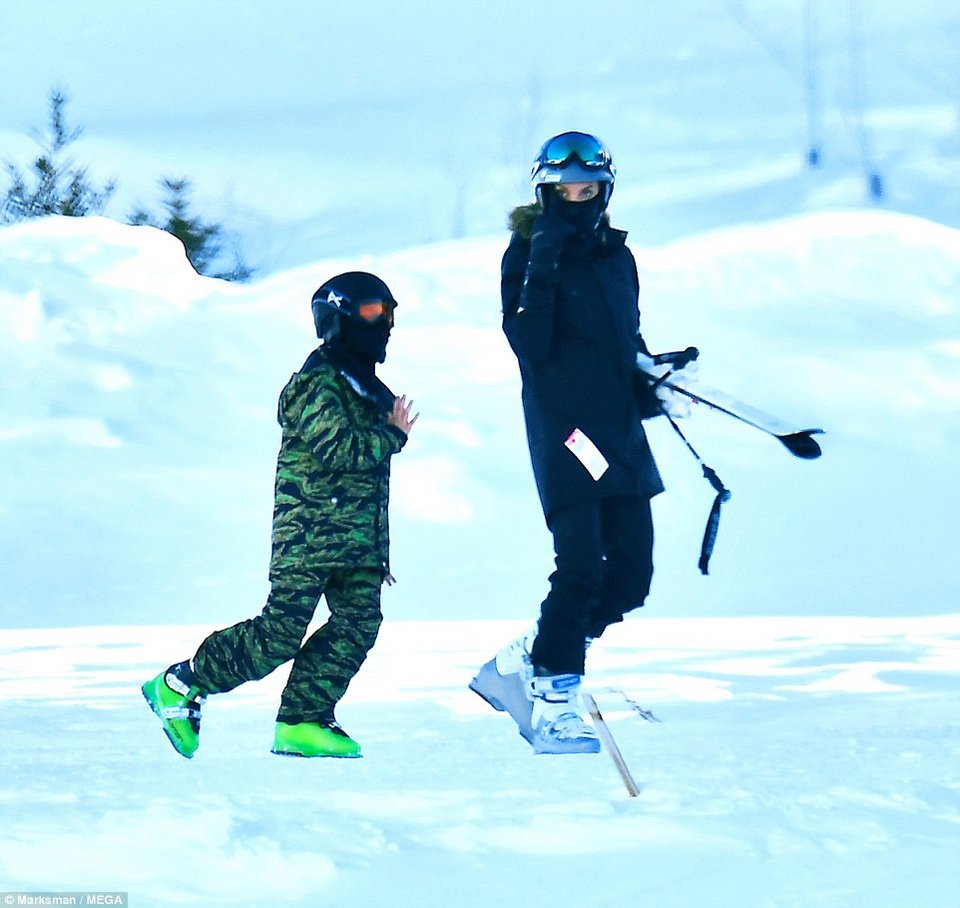  Η Αντζελίνα Τζολί στο Κολοράντο για σκι με τα 6 της παιδιά -Χωρίς τον Μπραντ Πιτ [εικόνες] | iefimerida.gr 8