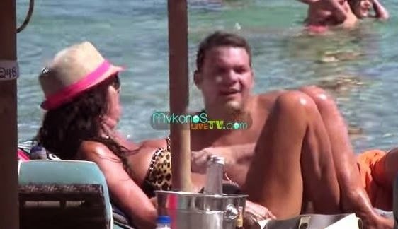 Πώς η Αντζελα Δημητρίου έγινε η αιτία για να τσακωθεί ο 28χρονος φίλος της με τον πατέρα του, πρώην βουλευτή του ΠΑΣΟΚ | iefimerida.gr 0