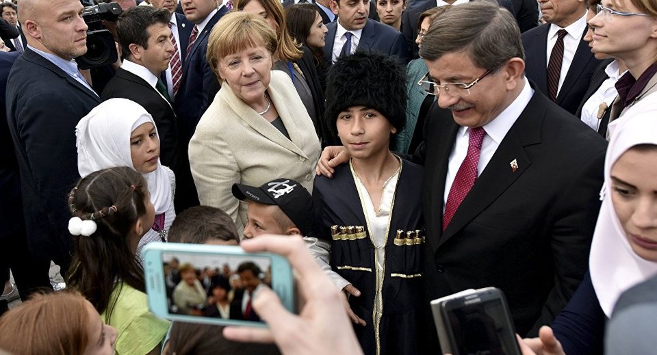 To δύσκολο ταξίδι της Ανγκελα Μέρκελ στην Τουρκία -Παίζουν τη γάτα με το ποντίκι [εικόνες] | iefimerida.gr 5