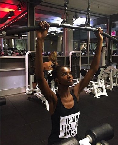 Πώς προετοιμάστηκαν οι «Αγγελοι» για το σόου της Victoria's Secret -Ιδρωσαν κορμιά [εικόνες] | iefimerida.gr 12