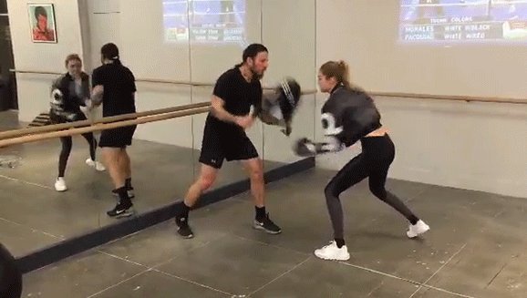 Πώς προετοιμάστηκαν οι «Αγγελοι» για το σόου της Victoria's Secret -Ιδρωσαν κορμιά [εικόνες] | iefimerida.gr 4