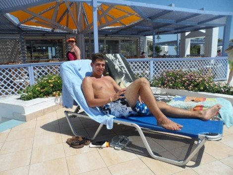 Αυτός είναι o μαχαιροβγάλτης Oλλανδός ανιματέρ με το αγγελικό πρόσωπο [εικόνες] | iefimerida.gr 2