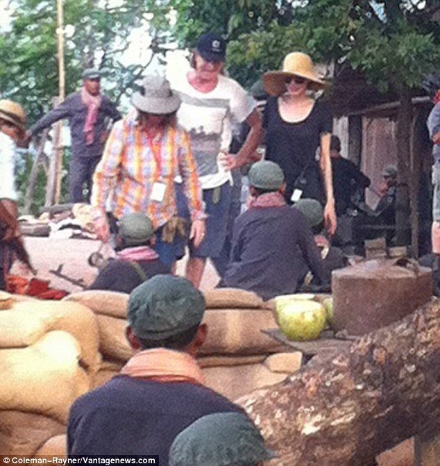 Χωρίς υπερβολή, η Αντζελίνα Τζολί πιο αδύνατη από ποτέ [εικόνες] | iefimerida.gr 1