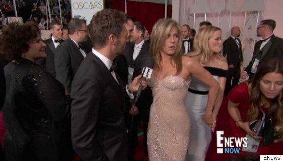 Τι έχουν πάθει οι διάσημες και πιάνουν η μία τα οπίσθια της άλλης; -Εγινε επιδημία [εικόνες & βίντεο] | iefimerida.gr 0